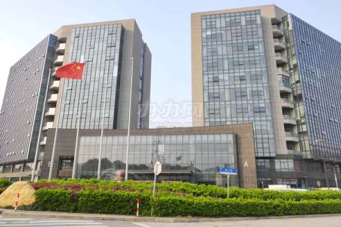 17号线蟠龙路法姬娜大厦120平精装办公室带个小阳台